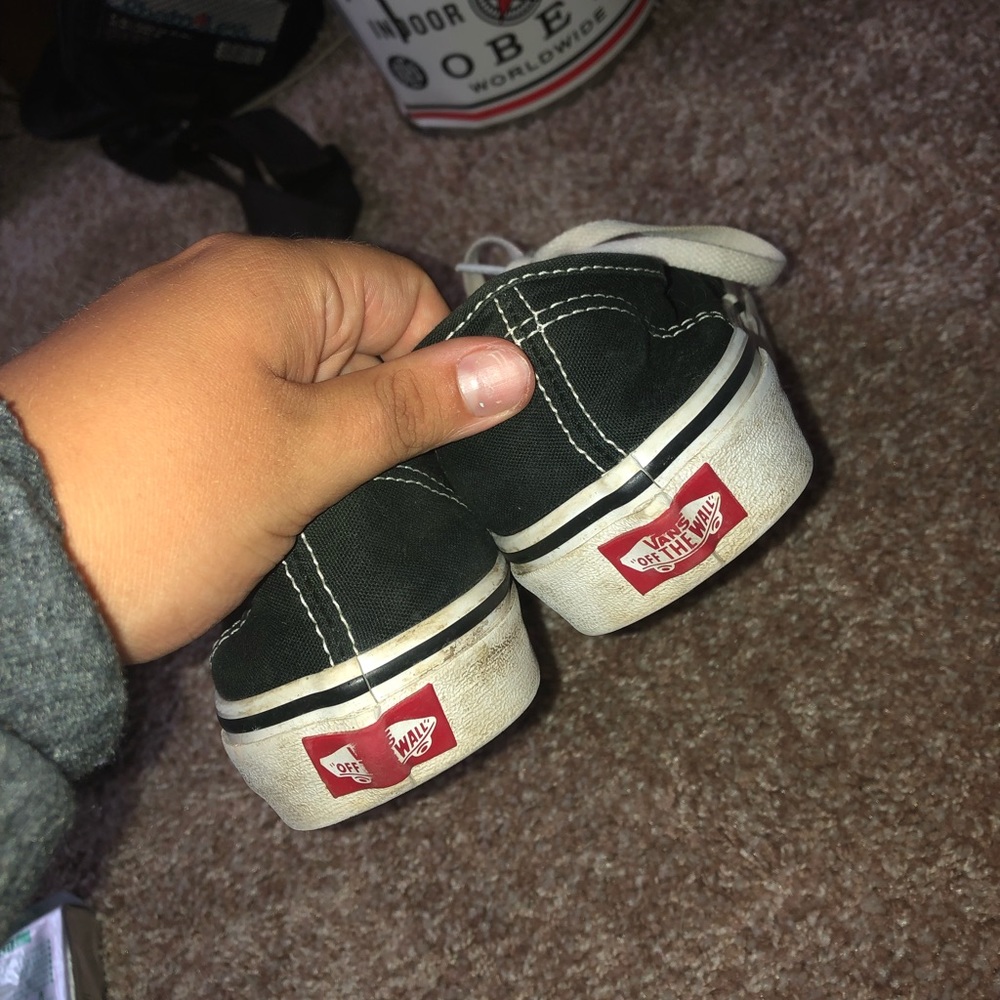 Vans - Picture 3 of 3